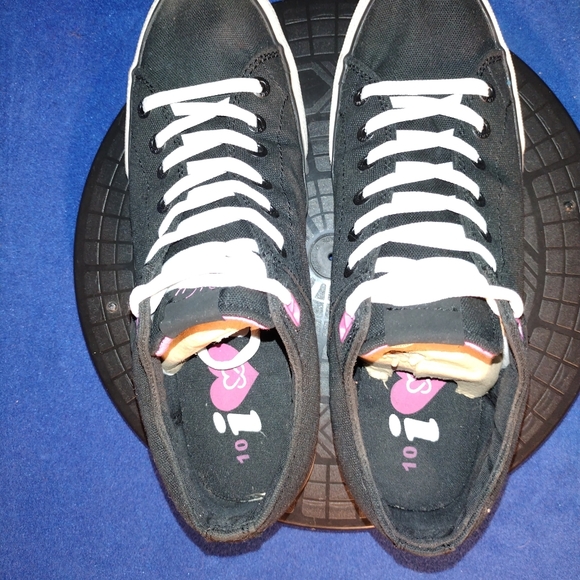 World Boobies ' Sully ' Black Canvass Sneakers, Sz. 10-US, 44-EU - Picture 6 of 9